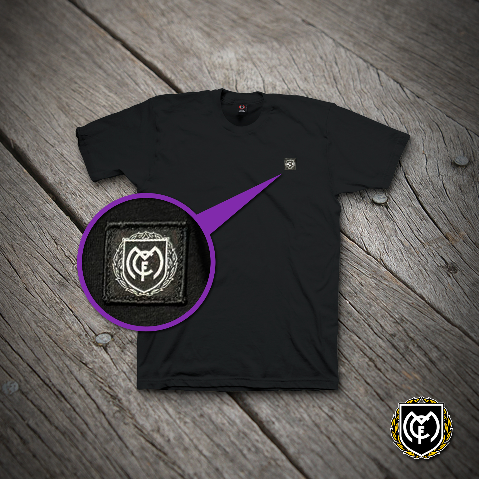 Camiseta negra parche